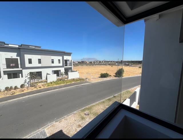 4 BEDROOM HOUSE FOR SALE IN SANDOWN